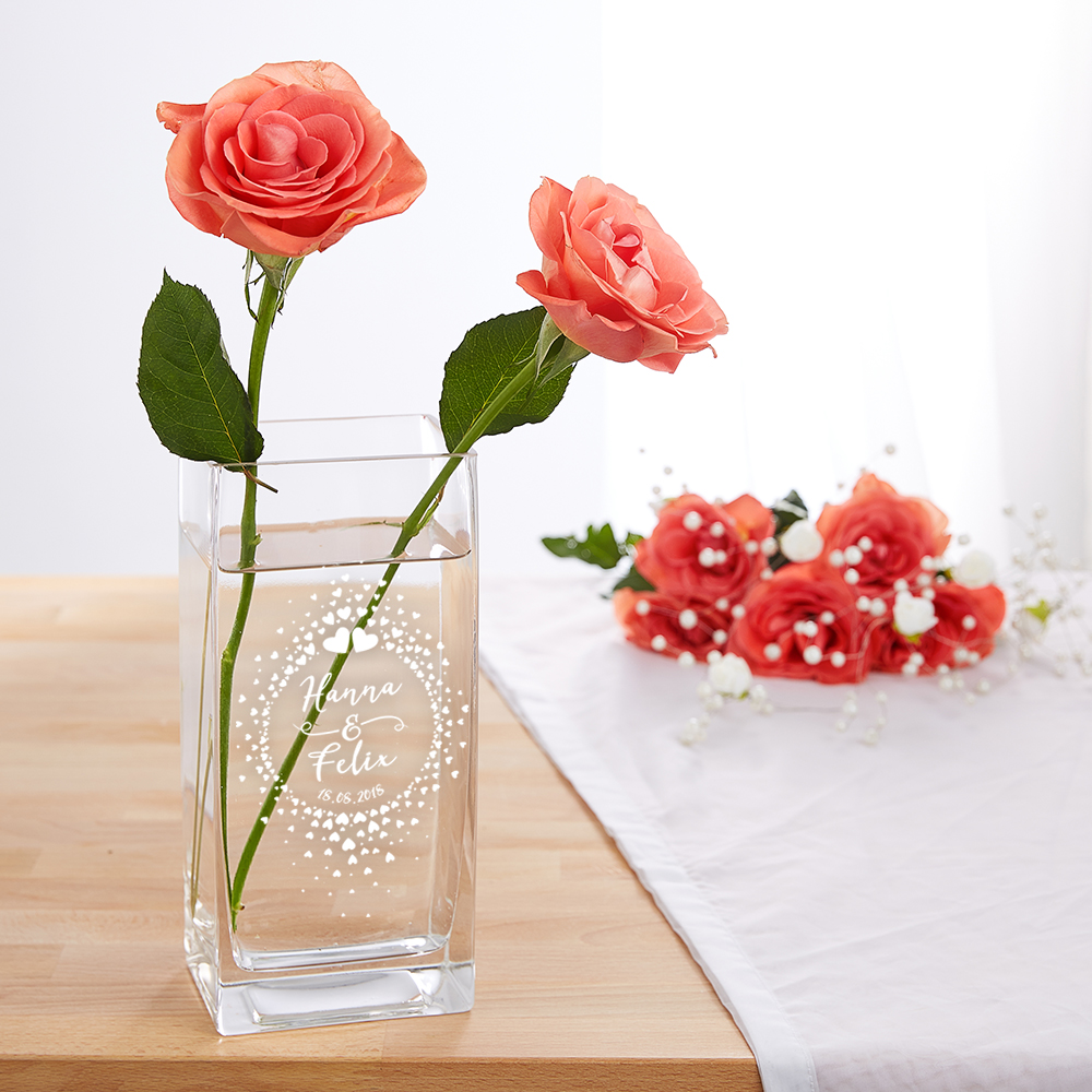 Vase mit Gravur zur Hochzeit - Kreis aus Herzen - Personalisiert