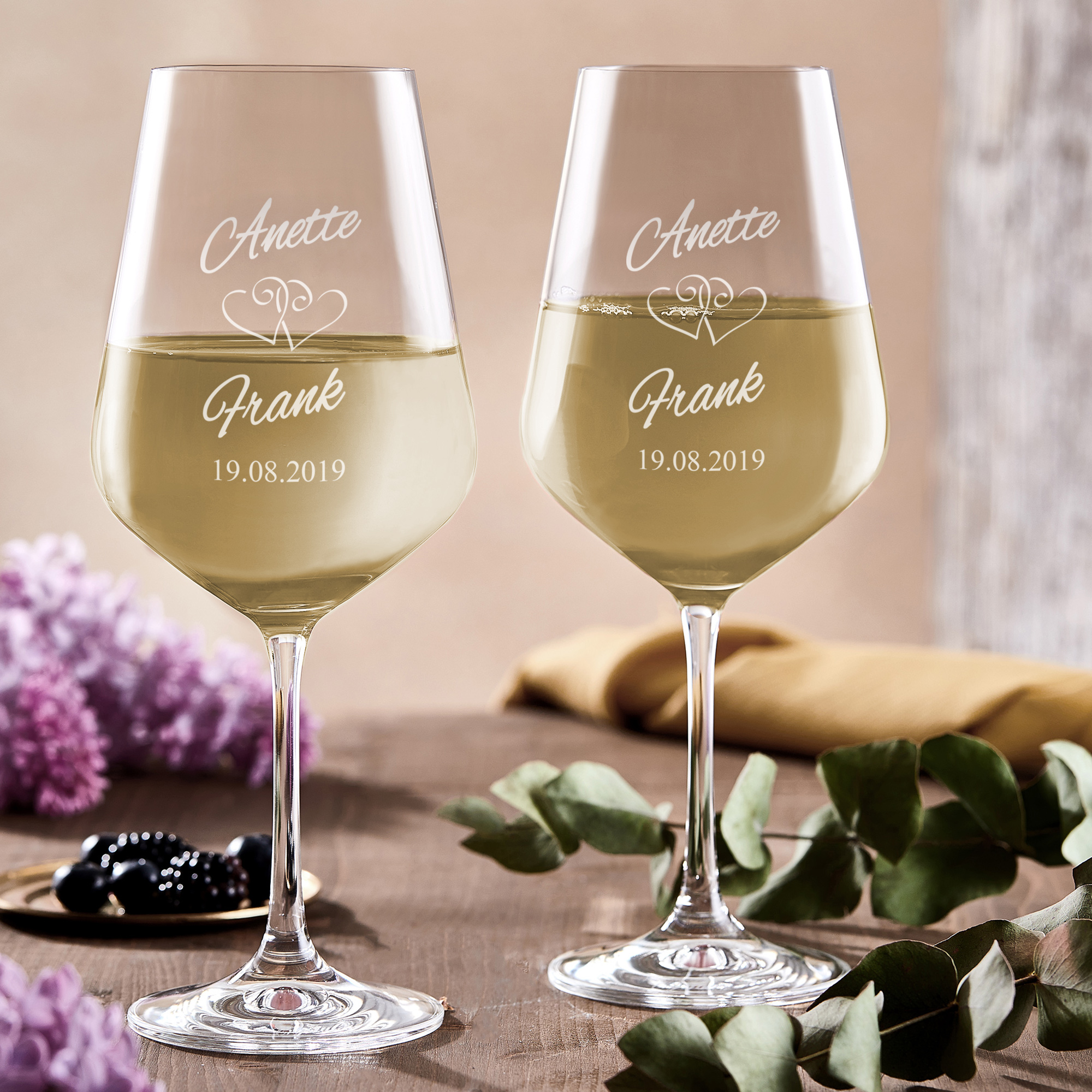 Weinglas mit Gravur Herzen - Personalisiert - 2er Set Weißweinglas