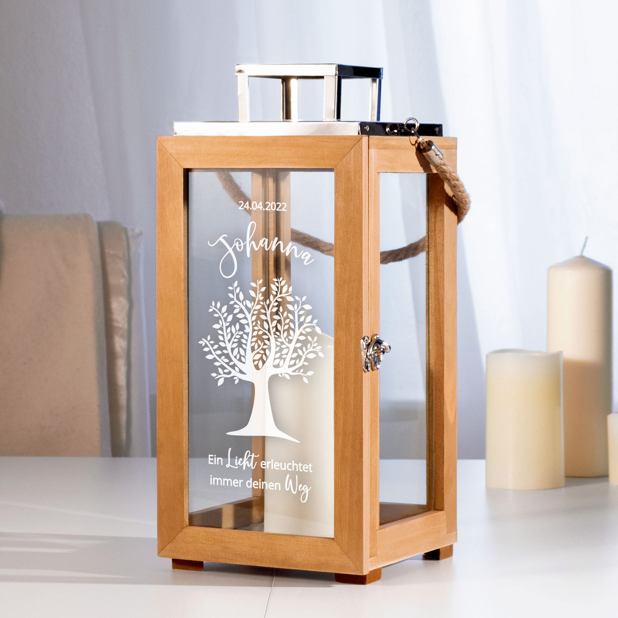 Holzlaterne für draußen und drinnen, Windlicht & Gartenlaterne mit Gravur - Geschenk zur Taufe, Kerzenlaterne in Holz Look mit personalisierter Grav