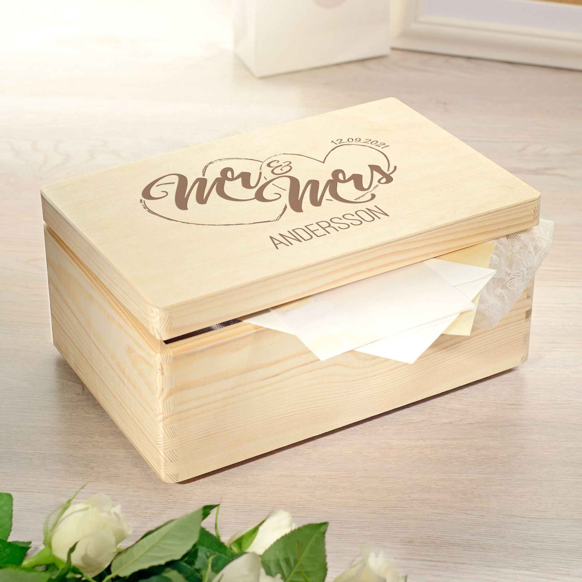 Erinnerungsbox zur Hochzeit - Mr & Mrs - graviert