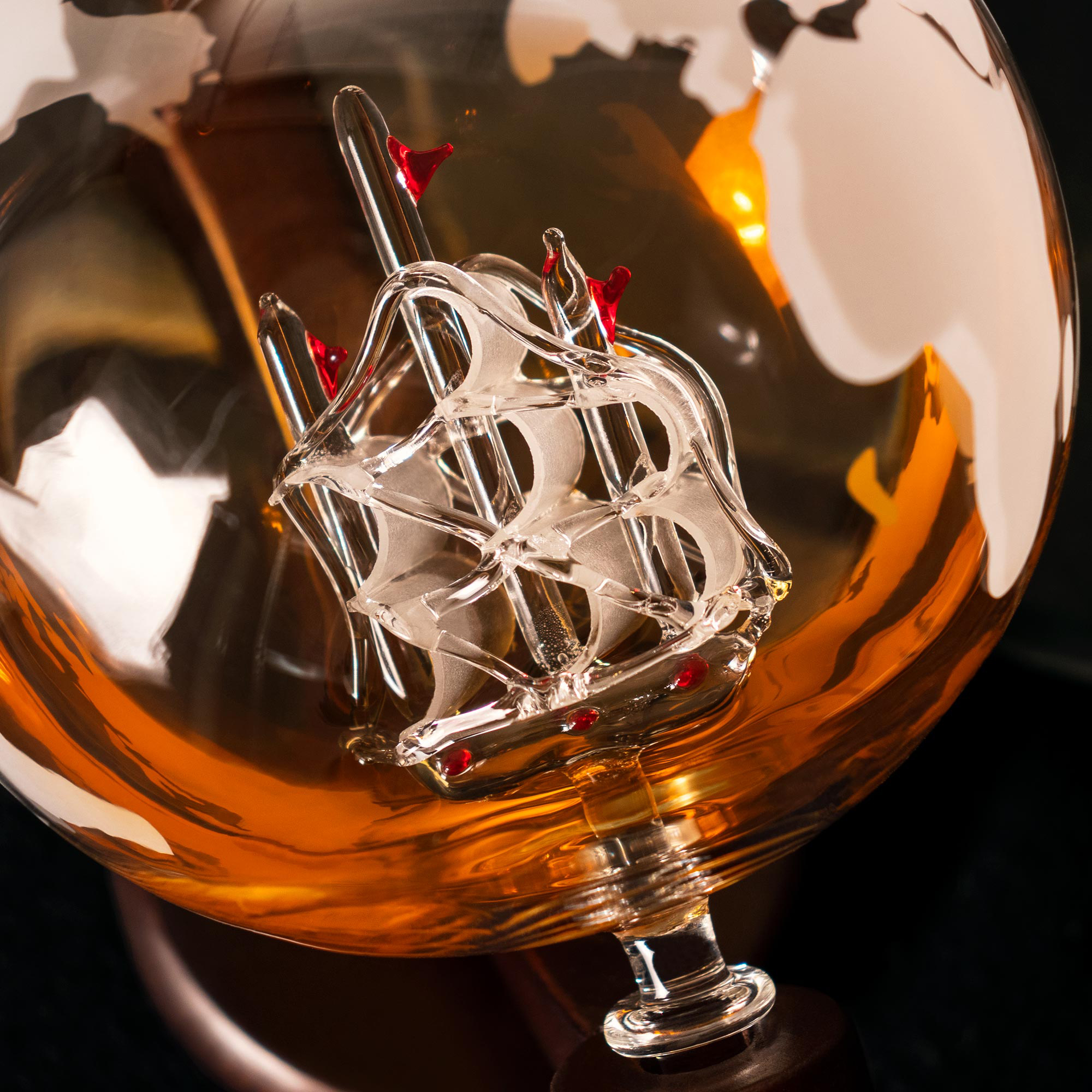 Whiskyset mit Gravur - Globus Karaffe Schiff und 4 Whiskygläser