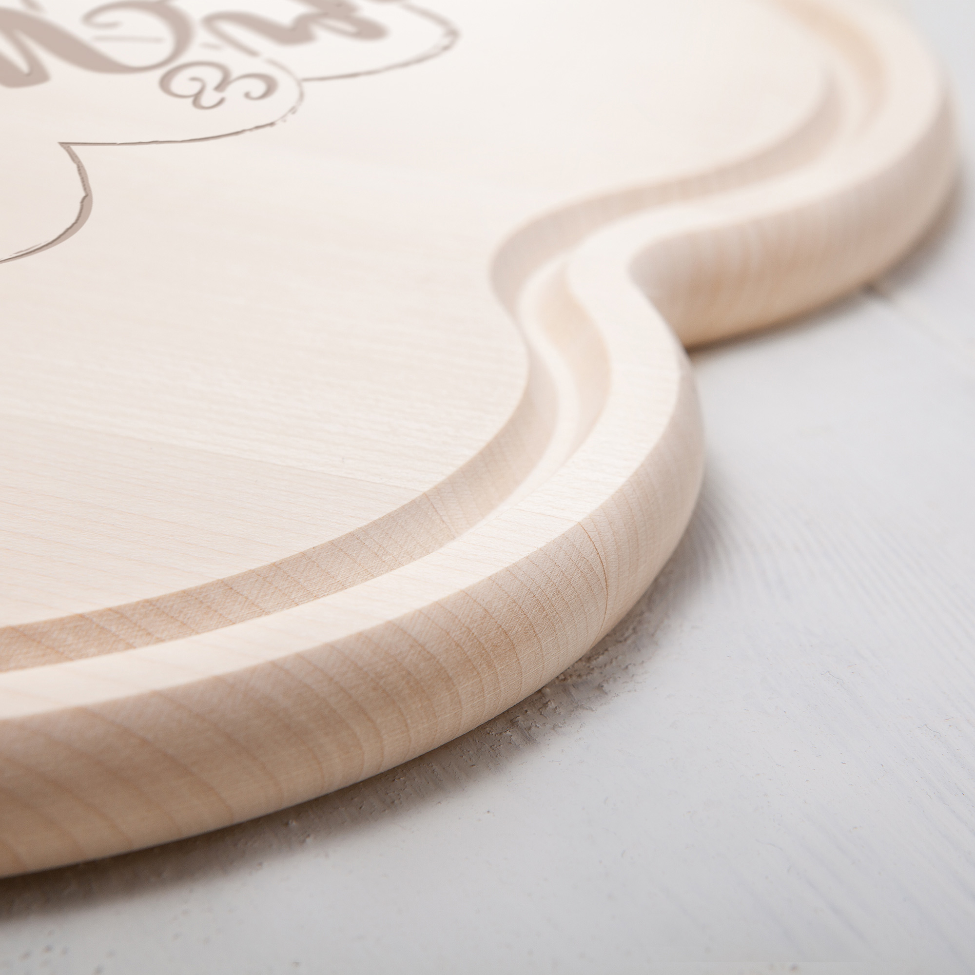 Mr und Mrs - Holzbrett in Herzform - Personalisiert