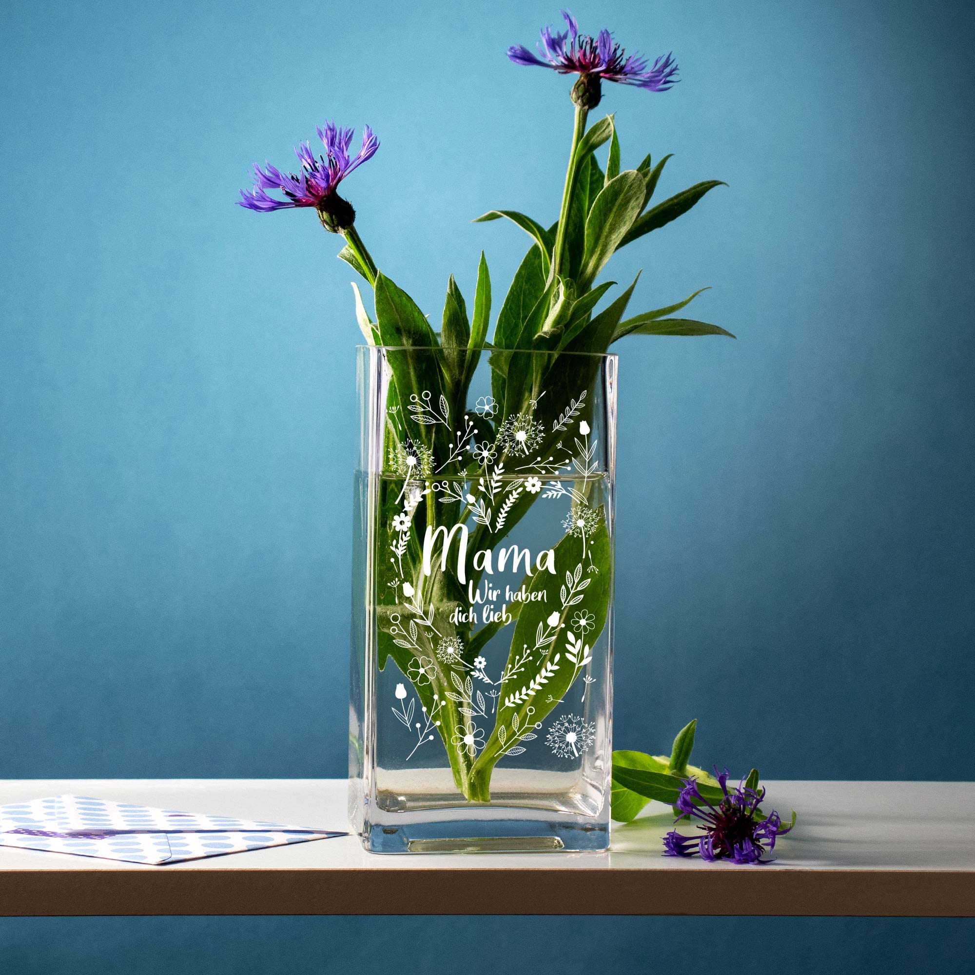 Vase aus Glas mit Gravur für Mama