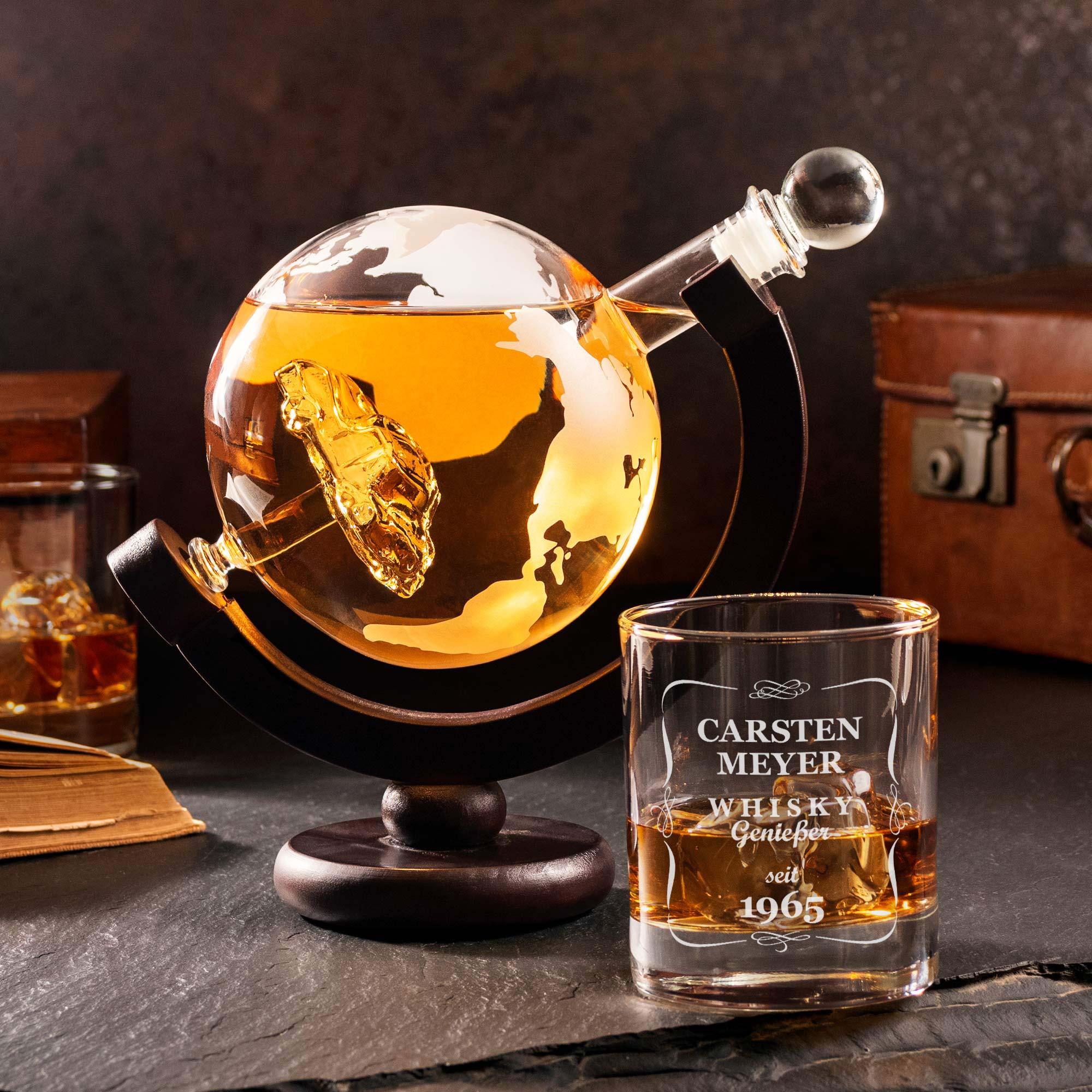 Whisky Set - Whisky Karaffe Globus mit Auto und Whiskyglas mit Gravur