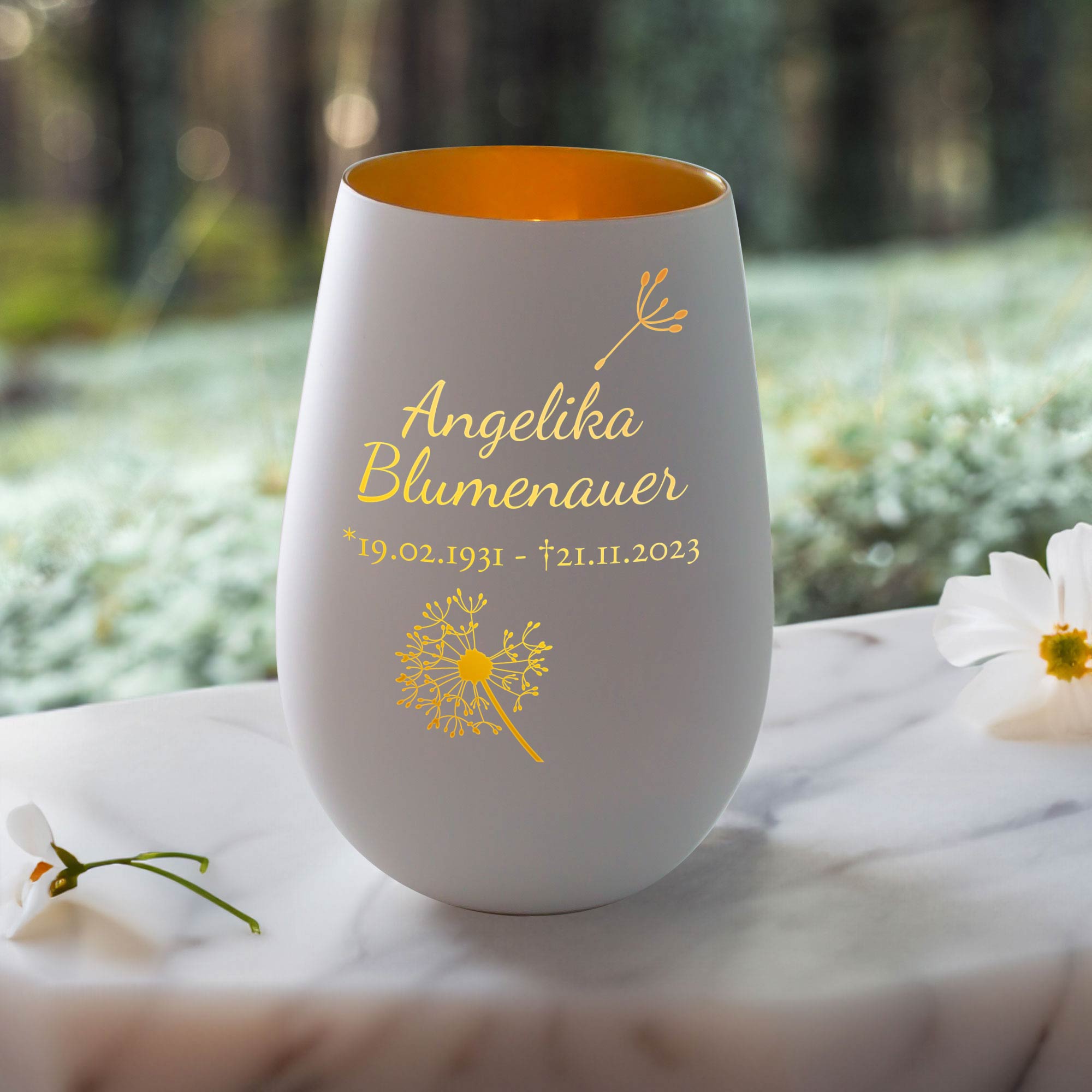 Windlicht mit Trauerblume Gravur - Weiß