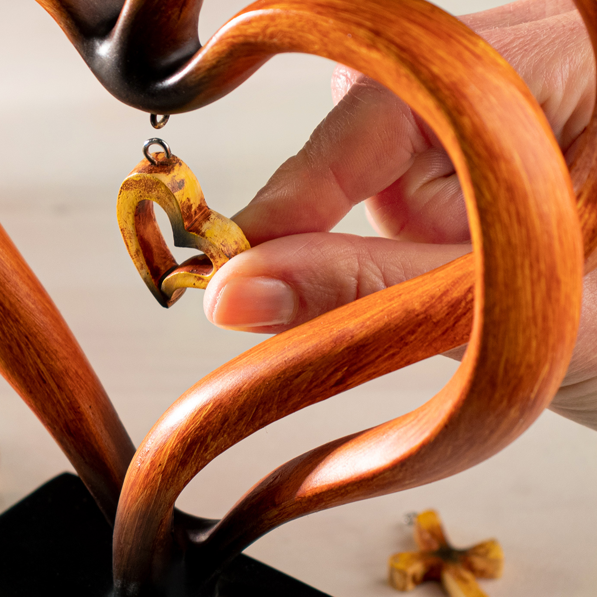 Personalisierte Holz Herz Skulptur zur Hochzeit