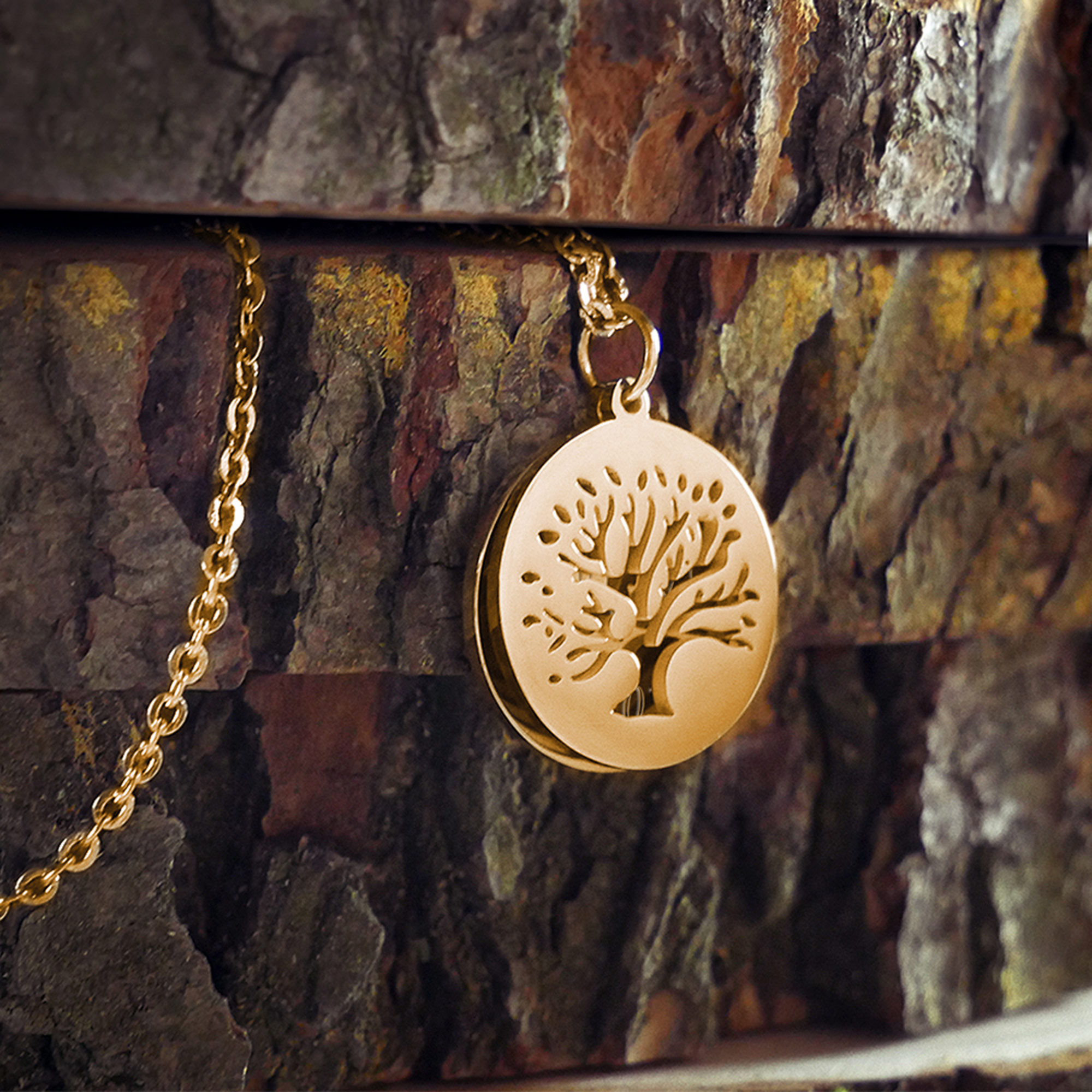 Halskette mit Gravur in Gold - Baum mit Initialen