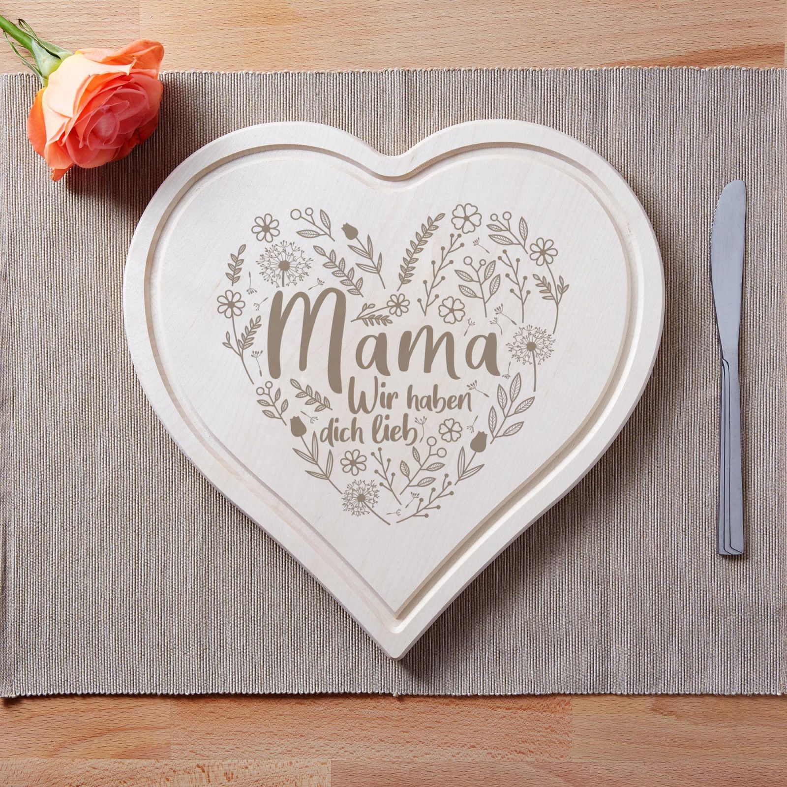 Herzbrett mit liebevoller Gravur Mama wir haben dich lieb